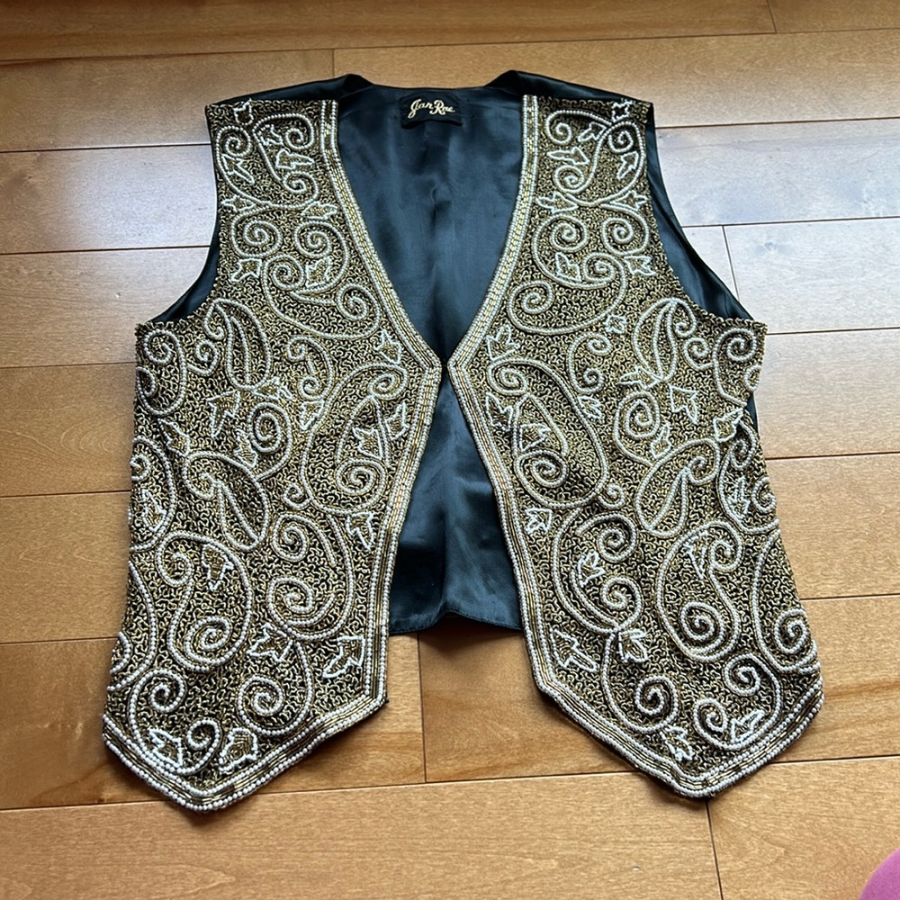 Jan Rose Vest